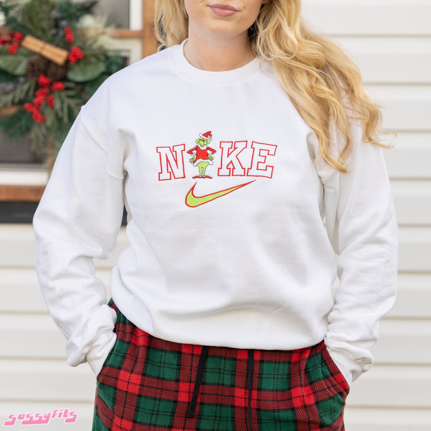 Sanat Grinch Embroidered Sweatshirt