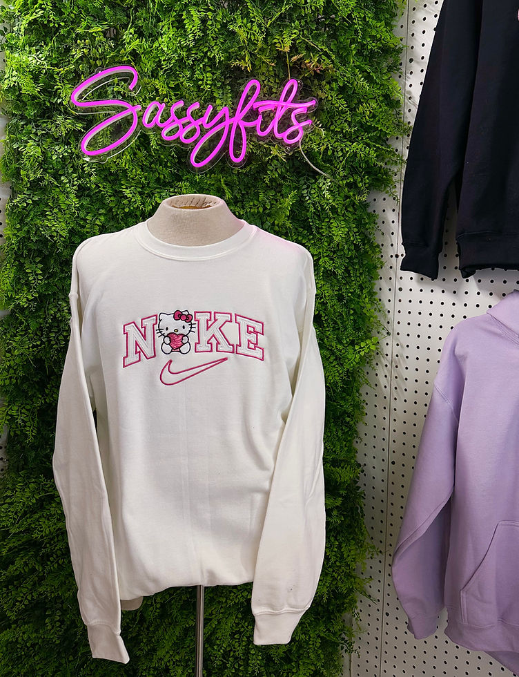 Cute Kitty Heart Embroidered Sweatshirt